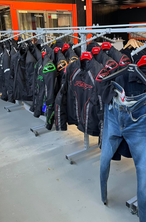 garage et magasin de moto